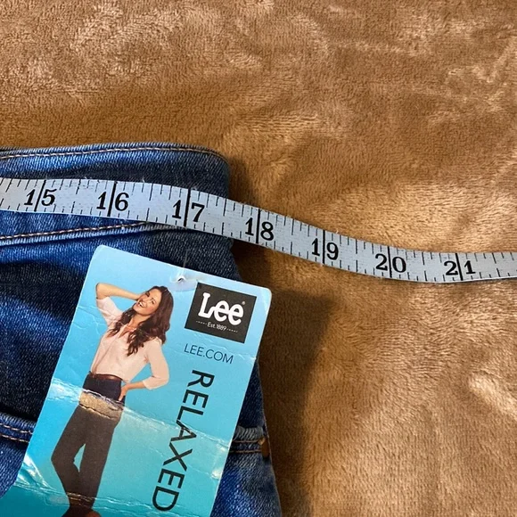 Lee women’s size 14 blue jeans - Picture 9 of 11